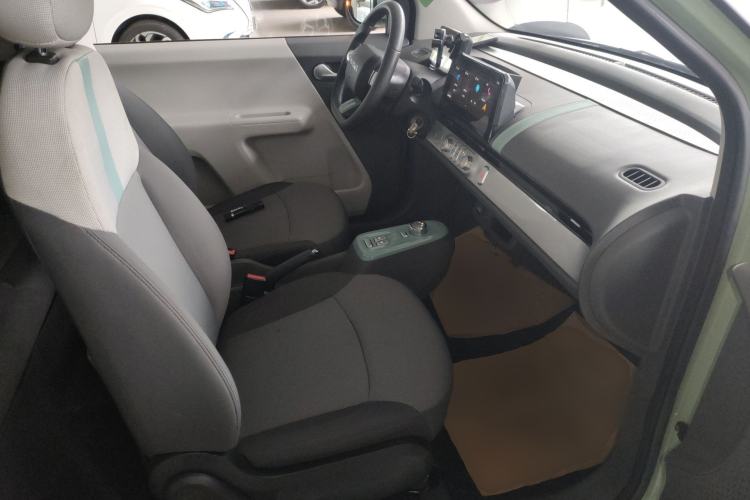Used CHANGAN NEVO Lumin 2022 155 km – Refreshingly Sweet Edition Right Front Seat