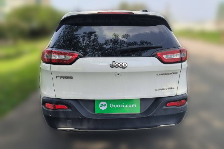 Used Jeep Cherokee 2017 2.0L Superior Edition