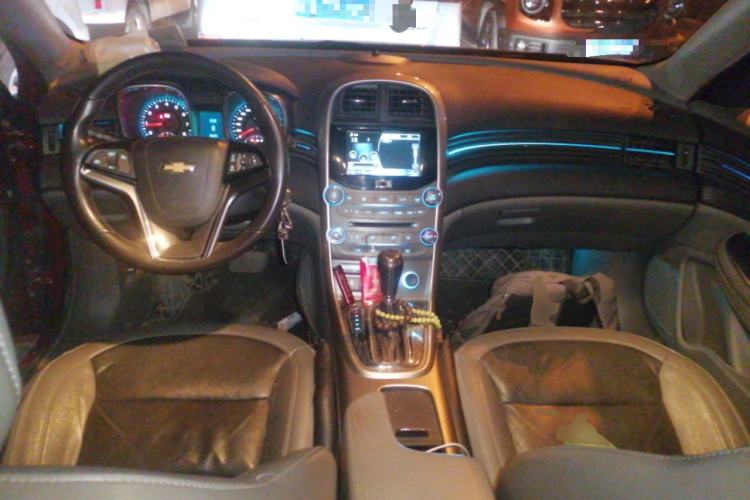 Used Chevrolet Malibu 2014 2.0L Automatic Luxury Edition Center Console