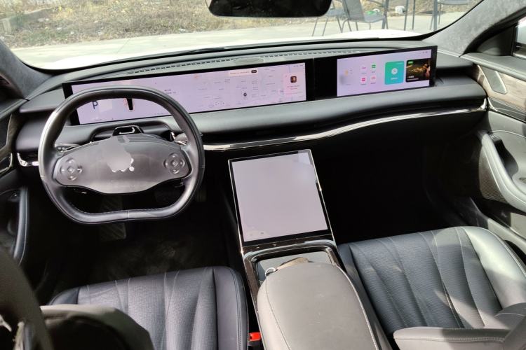 Used IM L7 2022 Dynamic Model Center Console