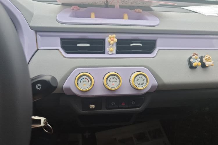 Used Chery New Energy QQ Ice Cream 2022 170km Sundae Phosphate Lithium-Ion