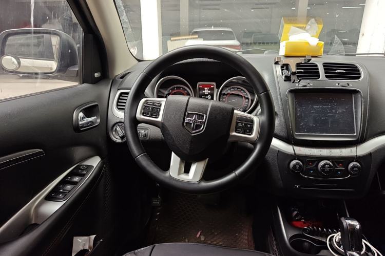 Used Dodge Journey 2013 2.4L Two-Wheel Drive Luxury Version