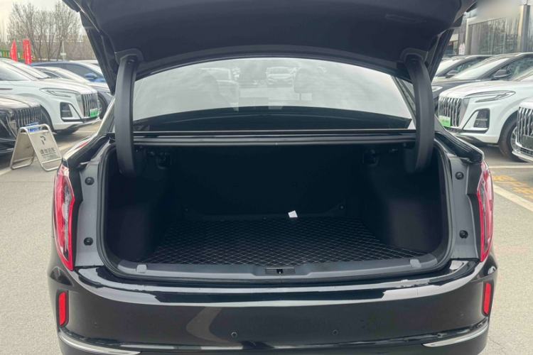 Used Hongqi E-QM5 2024 560km PLUS Interior 6