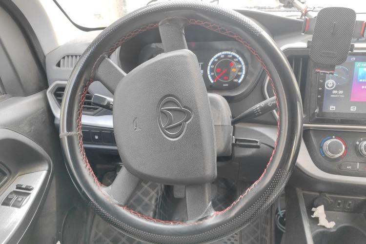 Used CHANGAN KAICHENG Ruixing M60 2023 1.5L GDI Comfort-Class Passenger Vehicle 6/7 Seats Steering Wheel