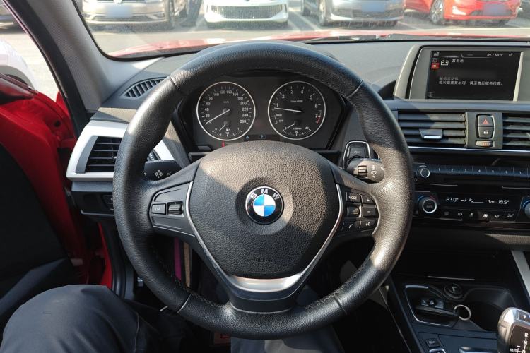 Used BMW 1 Series 2015 120i Leading Model Steering Wheel