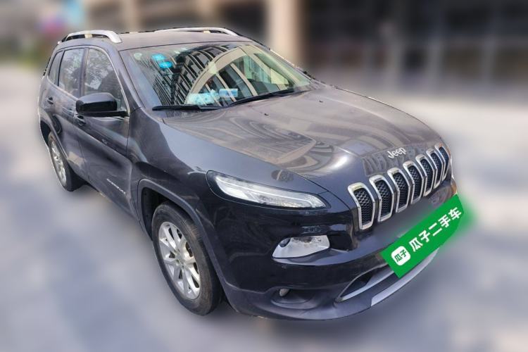 Used Jeep Cherokee 2017 2.0L Superior Edition
