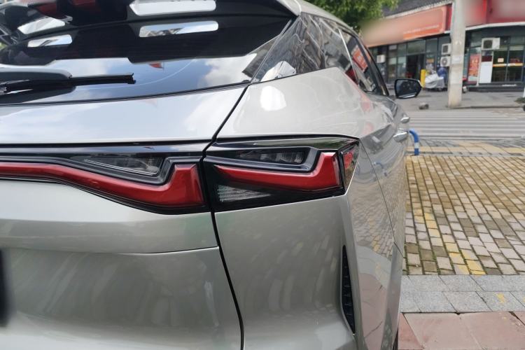 Used CHANGAN OSHAN Z6 2023 Blue Whale 1.5T DCT Smart Luxury Model
