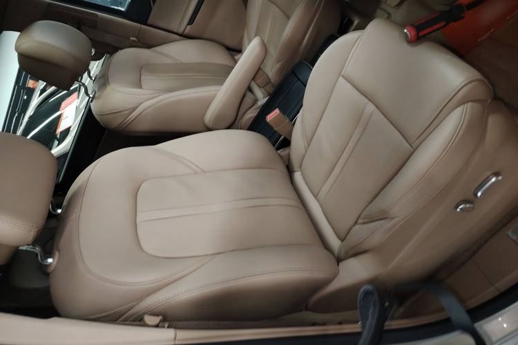 Used Buick GL8 2021 ES Land Cruiser 653T Flagship Model Right Front Seat