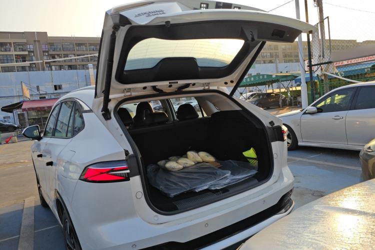 Used Roewe D5X DMH 2024 135 Tech Edition
