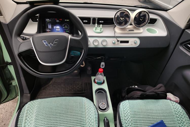 Used Wuling Hongguang MINIEV 2022 Macaron Premium Model – Lithium Iron Phosphate Center Console