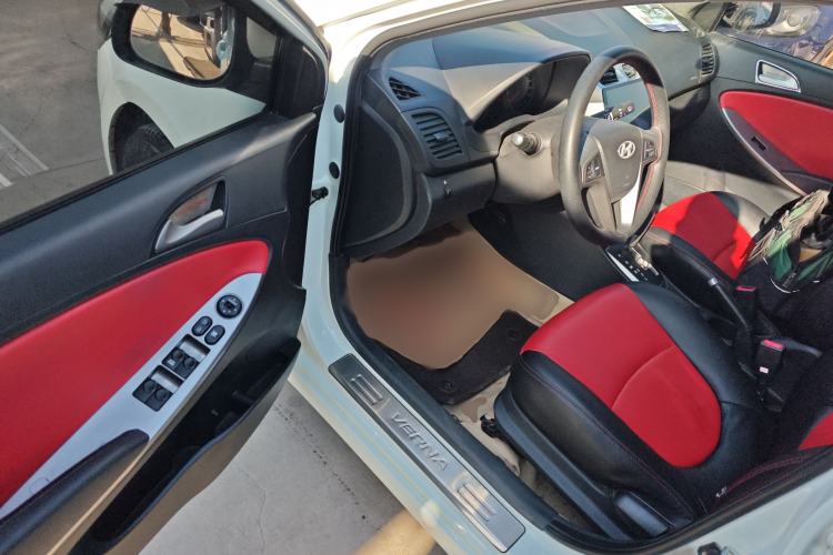 Used Hyundai Verna Ray 2016 1.4L Automatic Leading-Edge GLX