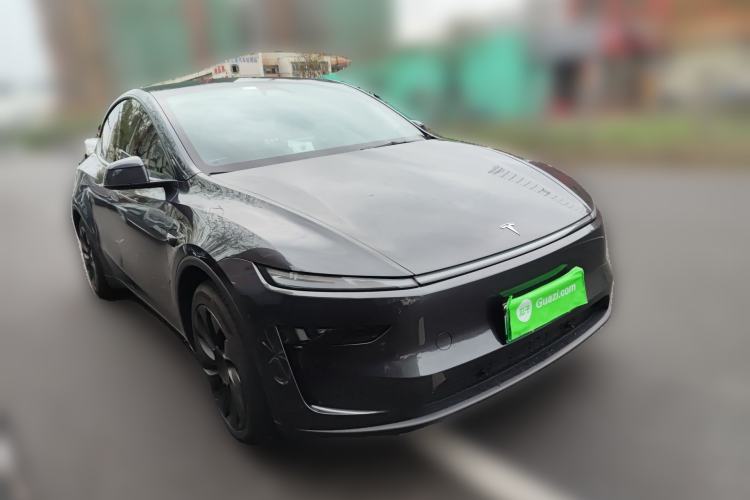 Used Tesla Model Y 2025 Long-Range All-Wheel-Drive Version
