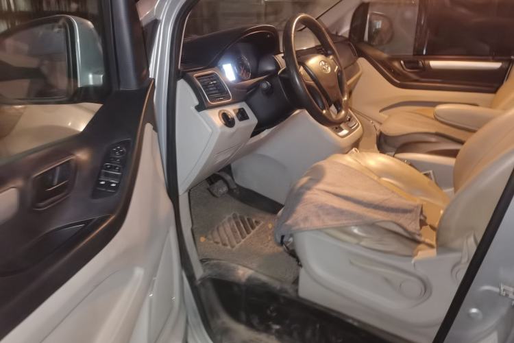 Used SAIC MAXUS G10 2014 2.0T Automatic Elite Edition
