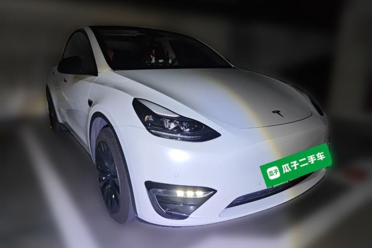 Used Tesla Model Y 2023 Rear-Wheel-Drive Version Front Right 45 Deg