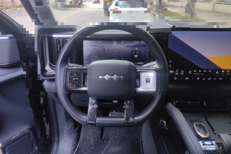 Used Formula Leopard 5 2023 Navigator Edition
