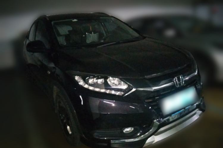 Used Honda Vezel 2017 1.8L CVT Front-Wheel Drive Pioneer Edition Front Right 45 Deg