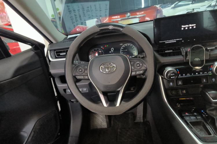 Used Toyota RAV4 2024 2.0L CVT Two-Wheel Drive Fashion Plus Edition
