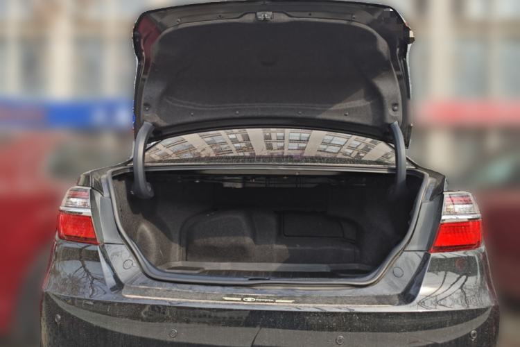 Used Toyota Camry 2016 Dual-Engine 2.5 HG 10th Anniversary Deluxe Navigation Edition Trunk