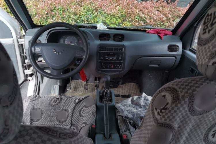 Used Wuling Zhiguang 2010 1.0L New Version Practical Short-Body L2Y