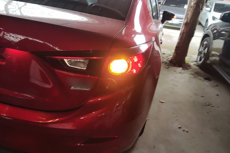 Used Mazda 3 Axela 2017 Sedan 1.5L Automatic Comfort Model Emission Standard China V Exterior 3