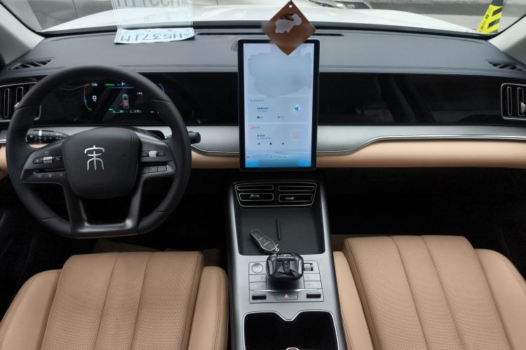 Used BYD Song Pro New Energy 2025 Second-Generation DM-i 75KM Leading Edition Center Console