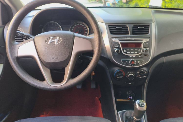 Used Hyundai Verna Ray 2014 1.4L Manual GLX