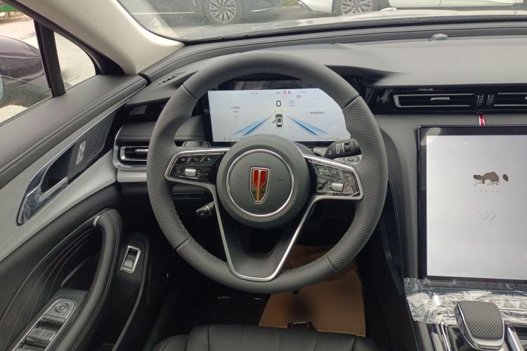 Used Hongqi H5 2025 2.0T Automatic Flag Edition – 500 000 Units Commemorative Version
