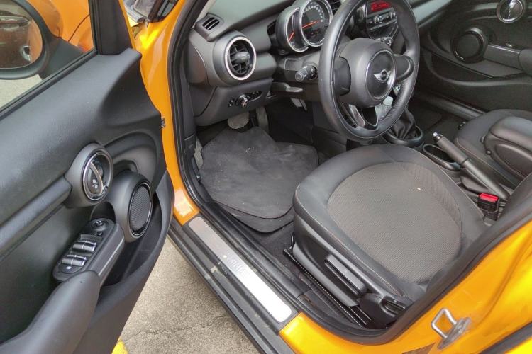 Used MINI 2015 1.2T ONE Five-Door Edition Driver Seat