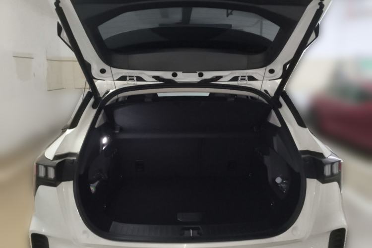 Used Lynk & Co 06 EM-P 2022 PHEV 84 km Range Pro Version