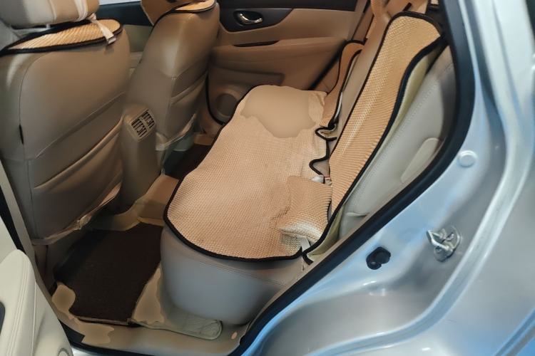 Used Nissan X-Trail 2015 2.0L CVT Comfort MAX Edition 2WD