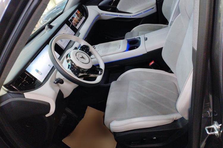 Used VOYAH FREE 2025 318 318 km Rear-Drive Touring Edition