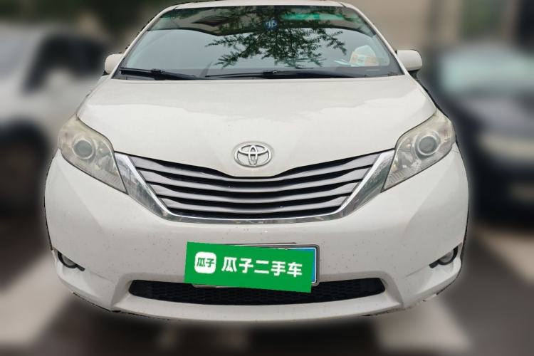 Used Toyota SIENNA  Front