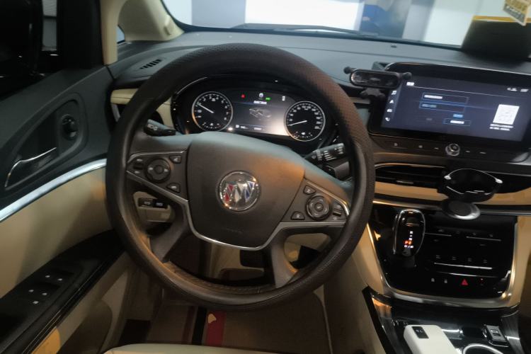 Used Buick GL8 2023 Facelifted Land Cruiser Executive Luxury Version