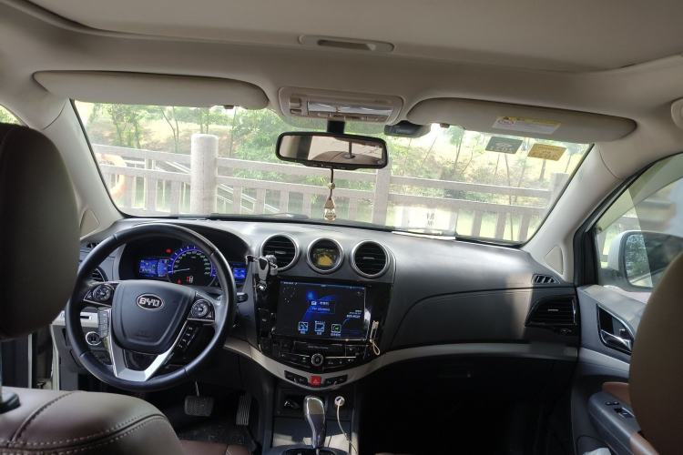 Used BYD S7 2015 2.0T Automatic Prestige Model
