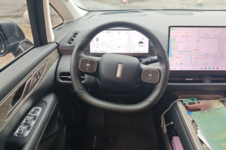 Used Wey Gaoshan 2025 Four-Wheel Drive Alpine 9 Steering Wheel