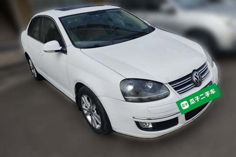 Used Volkswagen Sagitar 2011 1.6L Automatic Comfort Edition Front Right 45 Deg