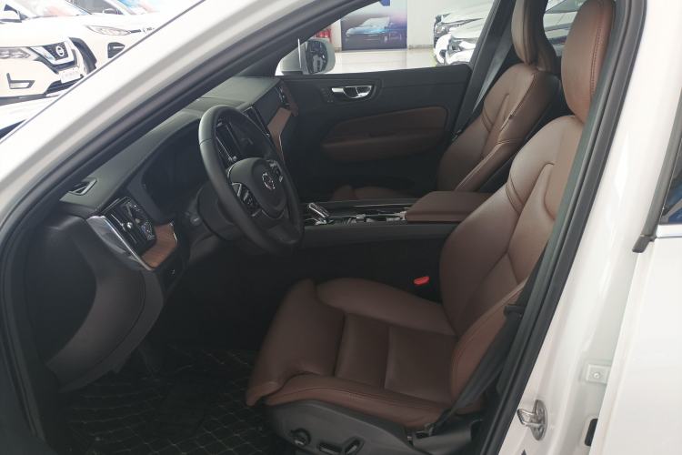 Used Volvo XC60 2025 B5 Four-Wheel Drive Smart & Advanced Luxury Edition