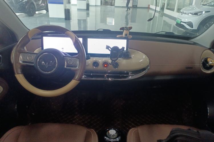 Used Wuling Bingo 2023 333 km Lingxi Connected+ Version Center Console