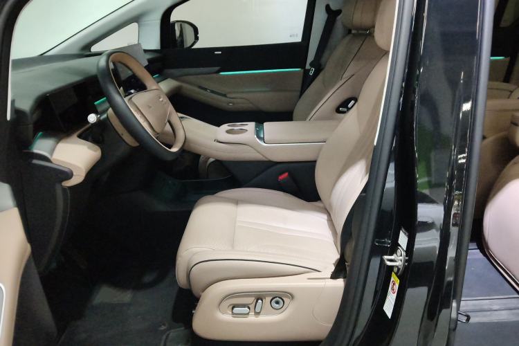 Used XPeng X9 2024 640 All-Wheel Drive High-Performance Max