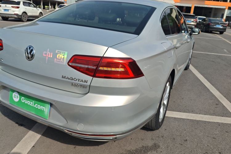 Used Volkswagen Magotan 2017 330TSI DSG Luxury Model Exterior 3