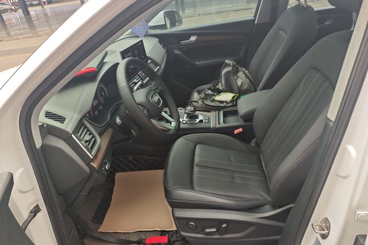 Used Audi Q5L 2022 40T Luxury Elegant Model Left Front Seat