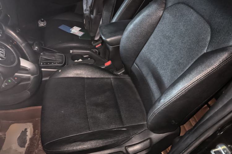 Used Kia Carens 2013 2.0L 7-Seater Automatic Standard Version China IV Standard Left Front Seat