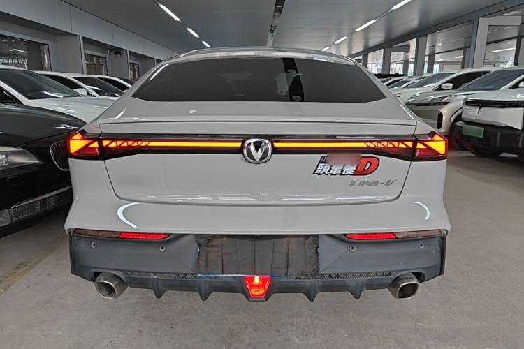 Used CHANGAN UNI-V 2025 1.5T 500Bar High-Energy Version
