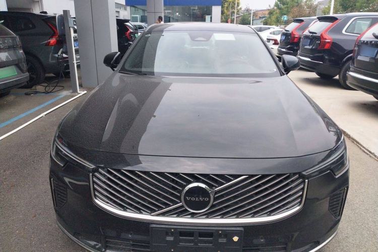 Used Volvo S90 2026 B5 Zhiyi Luxury Edition
