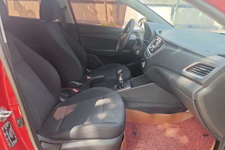 Used Hyundai Verna (new generation) 2016 1.4L Manual Cool Edition GLS Right Front Seat