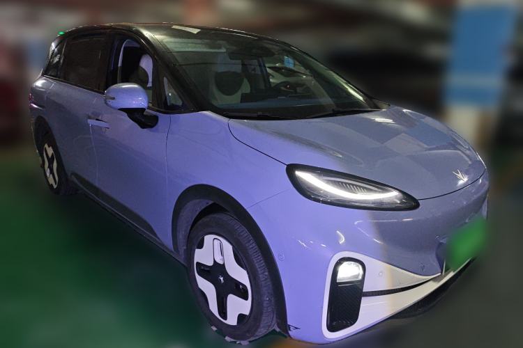 Used ARCFOX Kaola 2023 Parent-Child Edition Pro Front Right 45 Deg