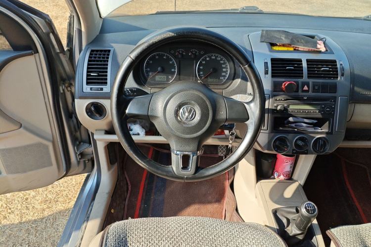 Used Volkswagen Polo 2011 Jingqu 1.6L Manual - Real Cool Edition Steering Wheel