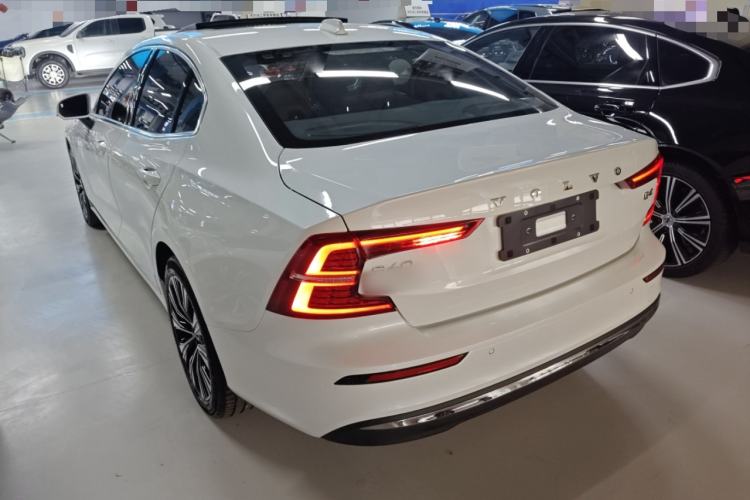 Used Volvo S60 2024 B4 Zhiyuan Luxury Edition