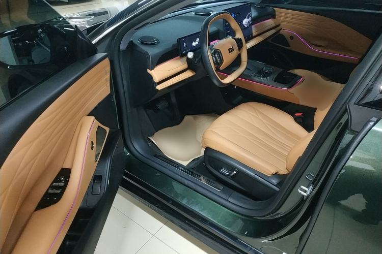 Used Geely Galaxy 8 2025 130km EM-i Deluxe Edition
