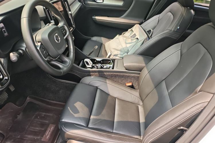 Used Volvo XC40 2024 B4 4x4 Smart Luxury Edition Left Front Seat